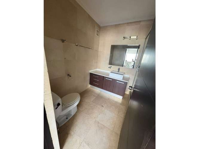 ALQUILO O VENDO APARTAMENTO AVENIDA BALBOA LOS DELFINES