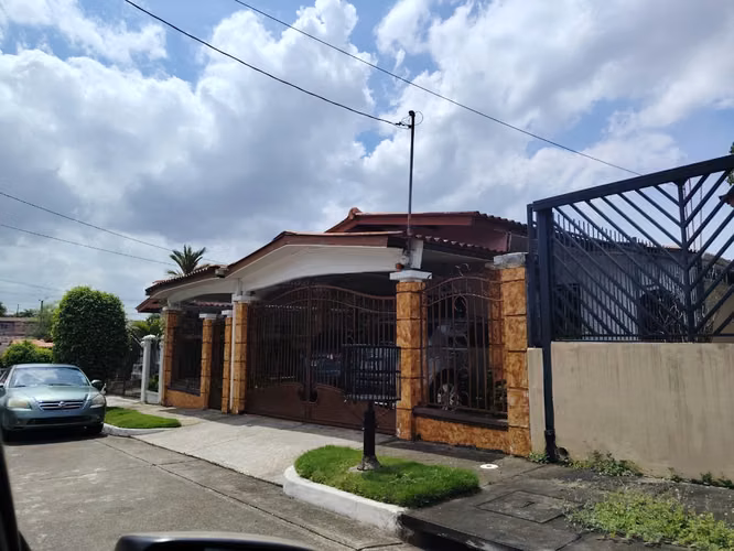 Golf Brisas - 124; House of 159.20 m2 - 124; 3 rooms - 124; Terrazas