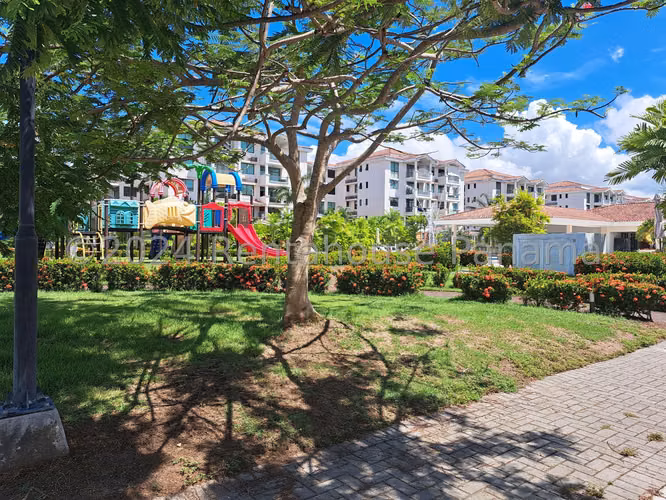 Venta de Apartamento con Línea blanca en Costa Sur Ph Costamare EC