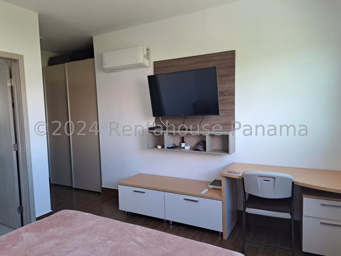 Venta de Apartamento con Línea blanca en Costa Sur Ph Costamare EC