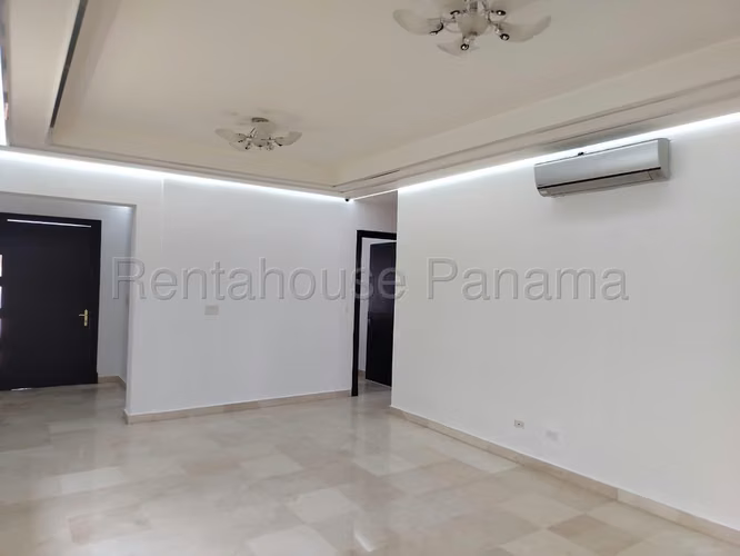 Venta de Casa en Brisas del Golf KC