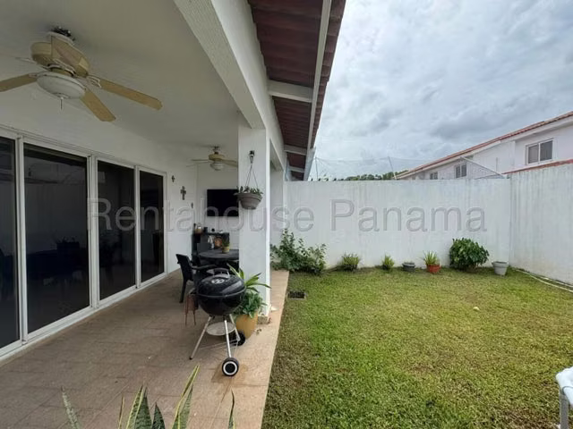 Casa en Venta en Versalles 27LDC1778