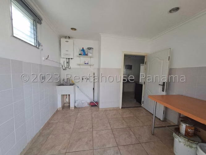 Venta de Casa Remodelada en Brisas del Golf, Arraiján #23-7396 - Imagen 13