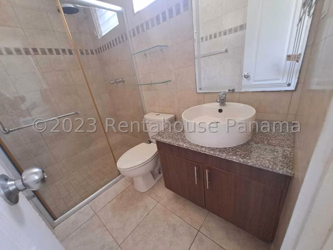 Venta de Casa Remodelada en Brisas del Golf, Arraiján #23-7396 - Imagen 6