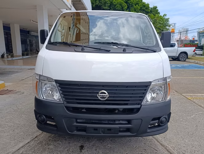 NISSAN URVAN 2013 - Imagen 2