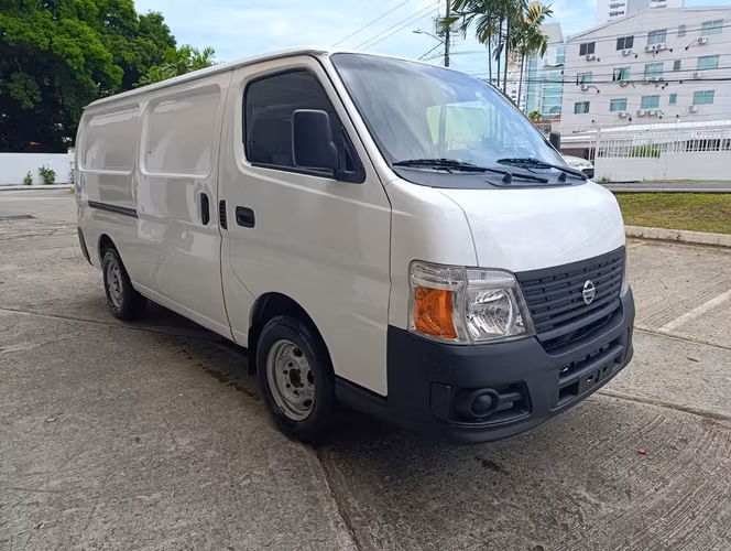 NISSAN URVAN 2013 - Imagen 3
