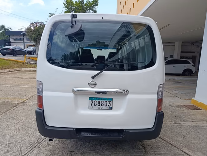 NISSAN URVAN 2013 - Imagen 5