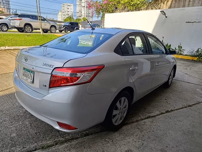 TOYOTA YARIS 2014 AUTOMATICO - Imagen 4
