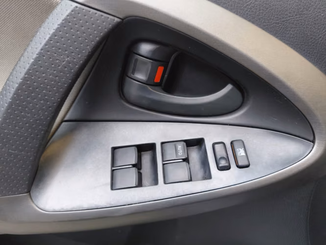 TOYOTA RAV-4 2011 AUTOMATICO - Imagen 11