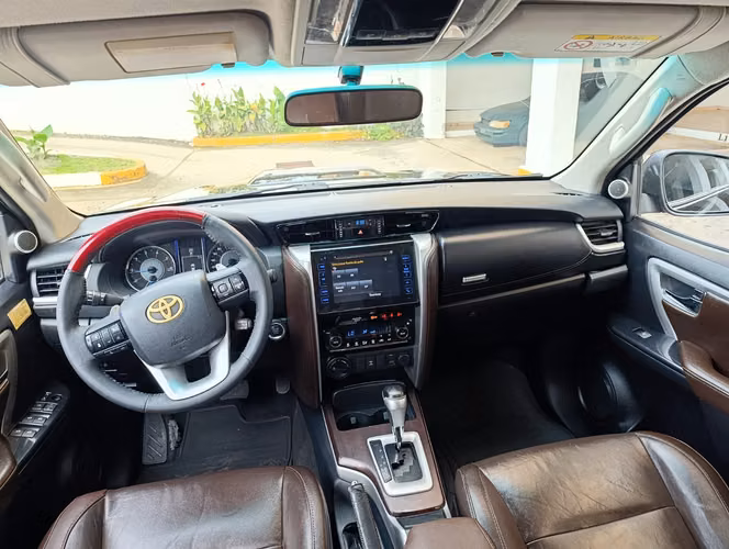 TOYOTA FORTUNER 2017 AUTOMATICA  - Imagen 8