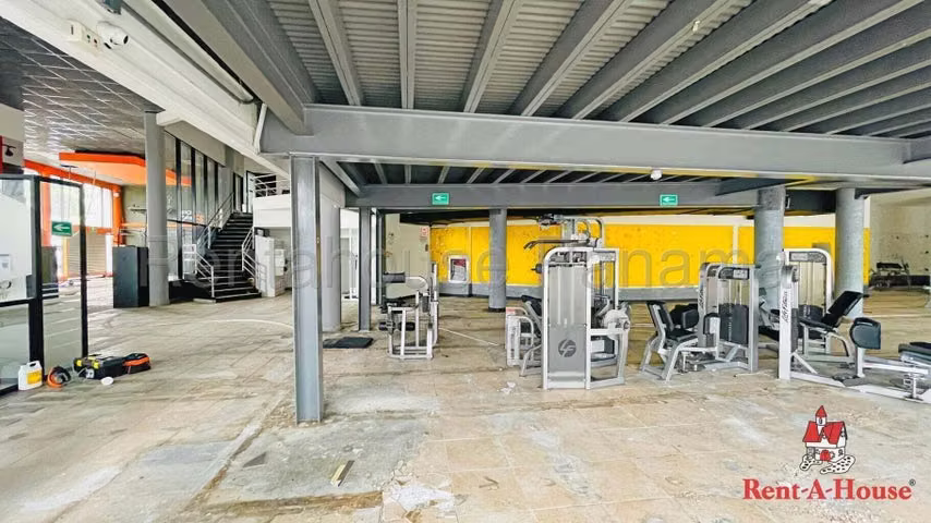 ALQUILER DE LOCAL COMERCIAL EN DOS MARES