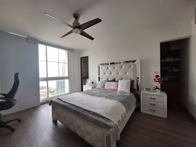 Apartamento en Punta Pacifica I con balcón y vista panorámica