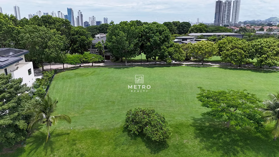 Island Estate Santa María Land for Sale