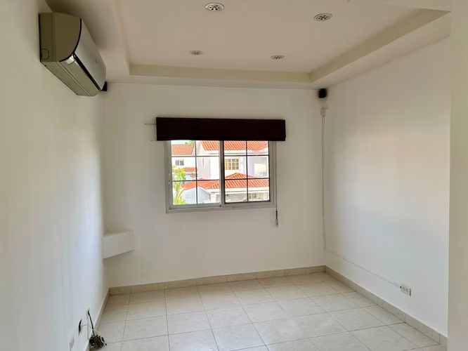 Alquiler de casa– PH Quintas de Versalles, Modelo Toledo