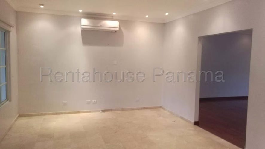 ALQUILO Casa Con Piscina en Ph Costa Serena en Costa del Este. 425m2