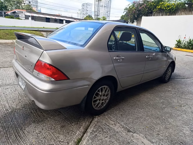 MITSUBISHI LANCER 2002 AUTOMATICO - Imagen 4