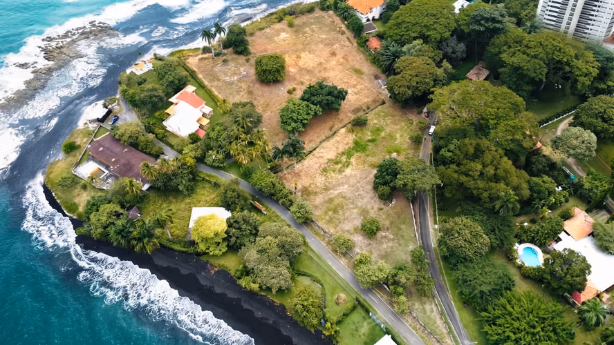 Espectacular terreno en Gorgona: 4,877 m² ideales para tu próximo proyecto de playa