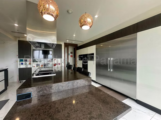 OPORTUNIDAD, Vendo Pent House en Santa Maria. 700m2 - Imagen 11