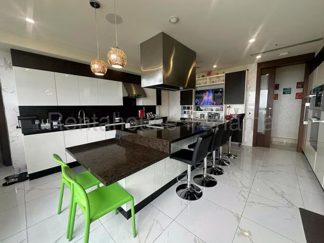 OPORTUNIDAD, Vendo Pent House en Santa Maria. 700m2 - Imagen 9