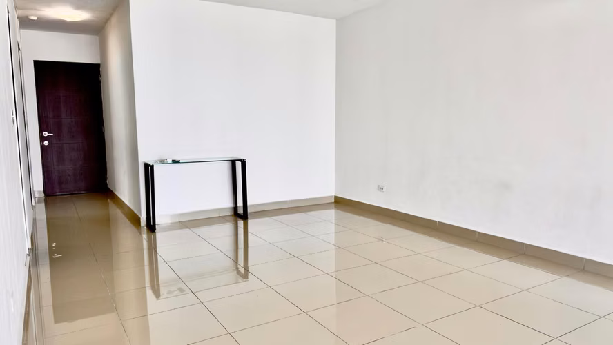 ! Apartamento en San Francisco I con balcón y vista al mar