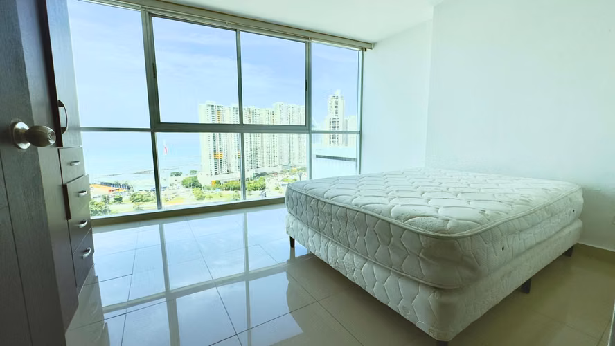 ! Apartamento en San Francisco I con balcón y vista al mar