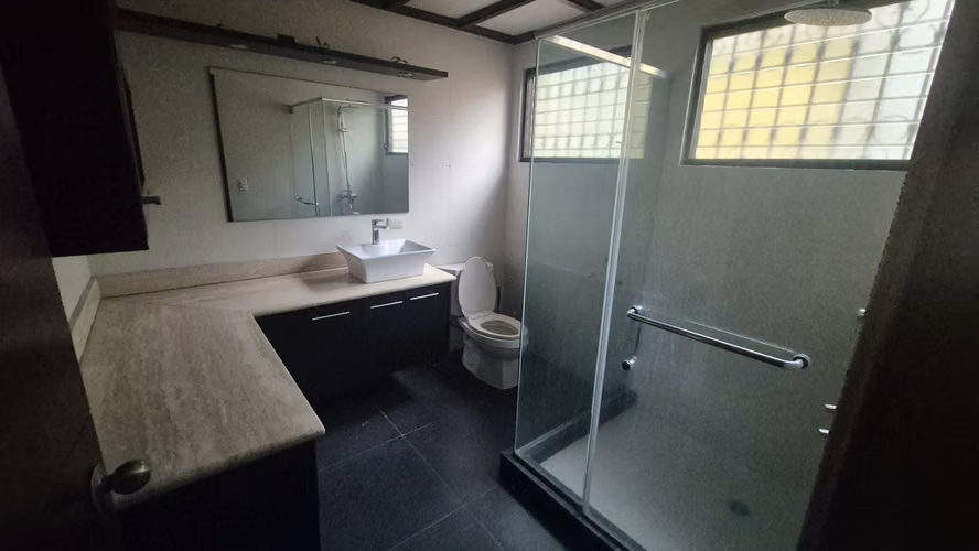 CASA EN ALQUILER CON LINEA BLANCA Y PISCINA - LA ALAMEDA
