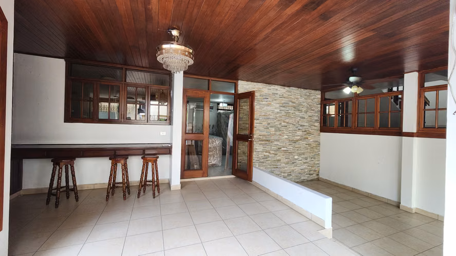 CASA EN ALQUILER CON LINEA BLANCA Y PISCINA - LA ALAMEDA