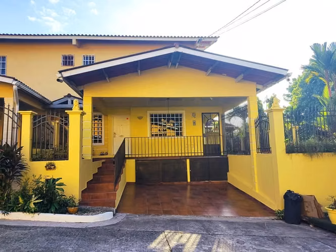 C2108 SE AQLUILA AMPLIA CASA EN VILLA ZAITA - Imagen 5