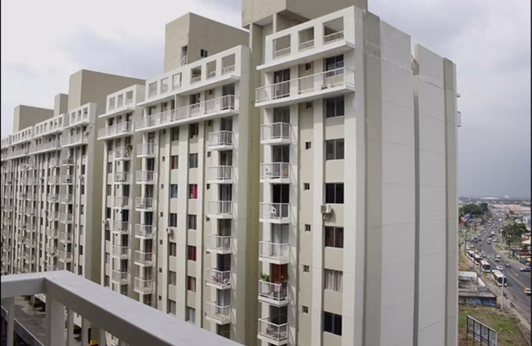 Se alquila apartamento en PH mystic Towers de 2 recámaras