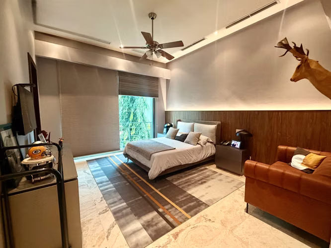 Casa de dos niveles en venta con piscina - Costa del Este