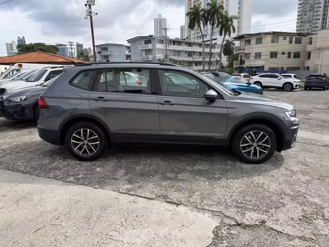 Volkswagen Tiguan 2018 - Imagen 4