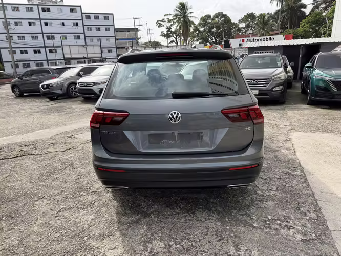 Volkswagen Tiguan 2018 - Imagen 6