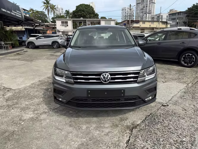 Volkswagen Tiguan 2018 - Imagen 2