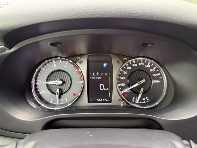 Toyota Hilux 2023 Srv - Imagen 13