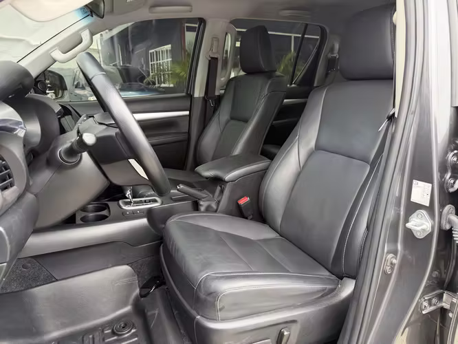 Toyota Hilux 2023 Srv - Imagen 12