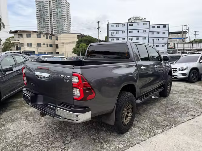 Toyota Hilux 2023 Srv - Imagen 5