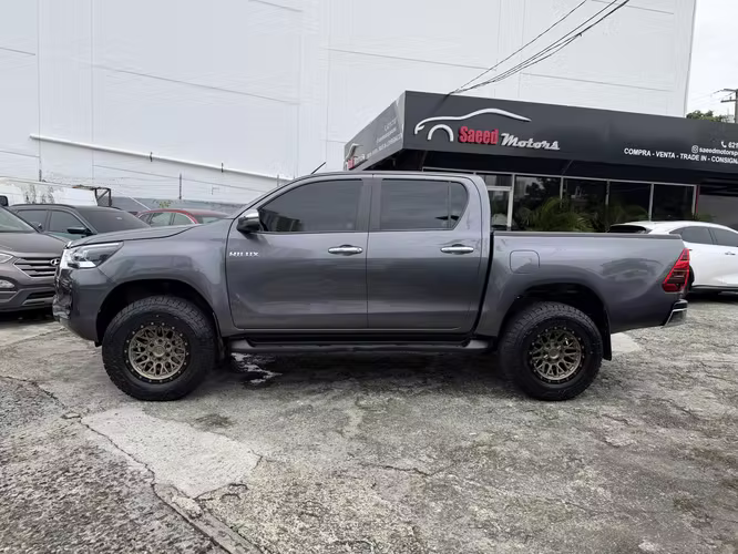 Toyota Hilux 2023 Srv - Imagen 8