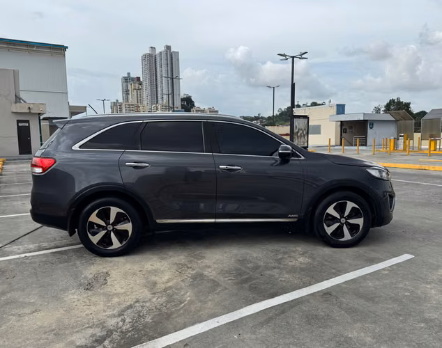 KIA SORENTO AWD 2017 11,900.00$ - Imagen 6