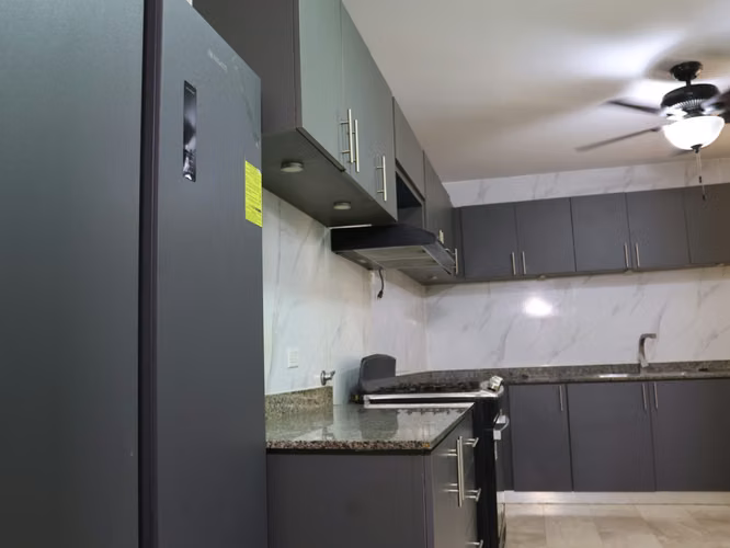 Apartamento en Obarrio I con balcón y remodelado - Imagen 9