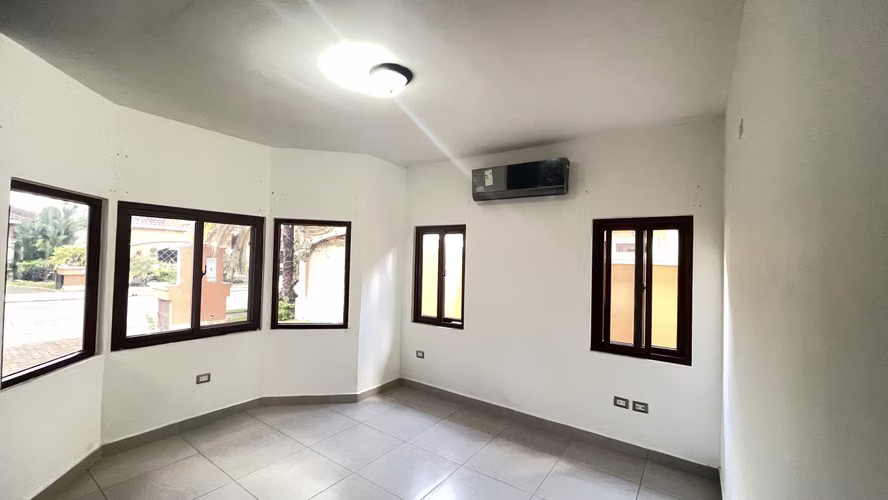 ¡OPORTUNIDAD ÚNICA! Casa de Lujo en Sunset Coast, Costa Sur – Venta Inmediata