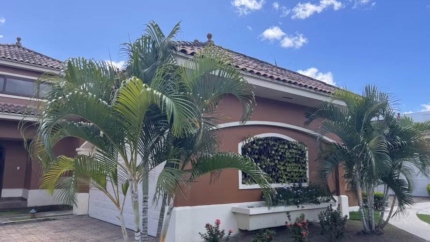 ¡OPORTUNIDAD ÚNICA! Casa de Lujo en Sunset Coast, Costa Sur – Venta Inmediata