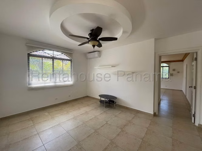 Vendo Casa en Clayton LC26-1941