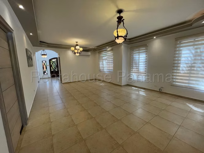 Vendo Casa en Clayton LC26-1941