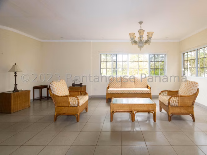 Vendo Casa en Cerro Azul LC25-3841