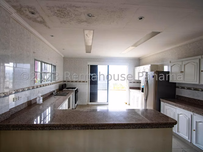 Vendo Casa en Cerro Azul LC25-3841