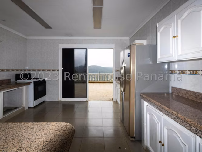 Vendo Casa en Cerro Azul LC25-3841