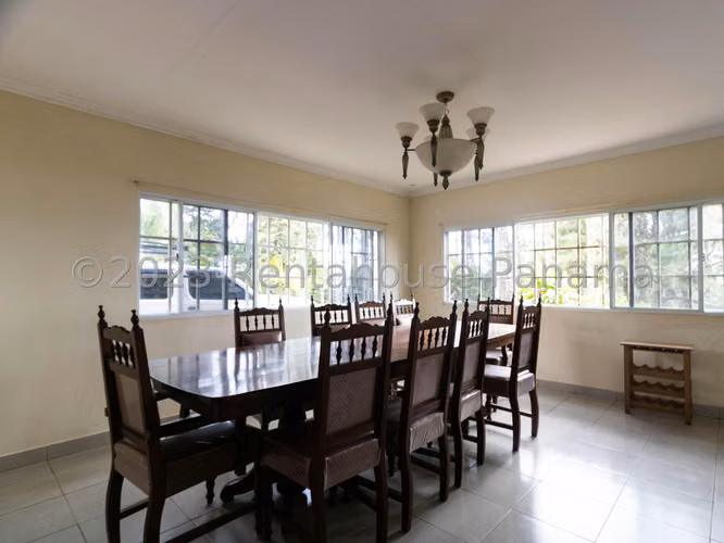 Vendo Casa en Cerro Azul LC25-3841