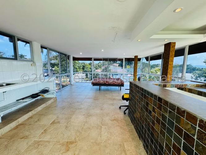 Vendo Casa en Diablo LC24-8906
