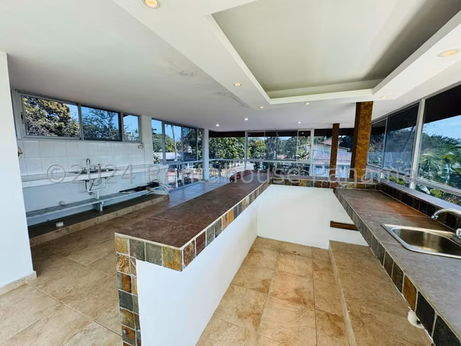 Vendo Casa en Diablo LC24-8906
