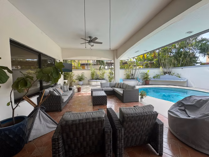 ALQUILER CASA COSTA DEL ESTE 627M2 PISCINA PRIVADA MLD